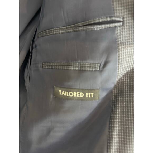 Jos. A. Bank Traveler’s Collection Tailored Fit Blazer 37R Navy Check - Picture 4 of 9